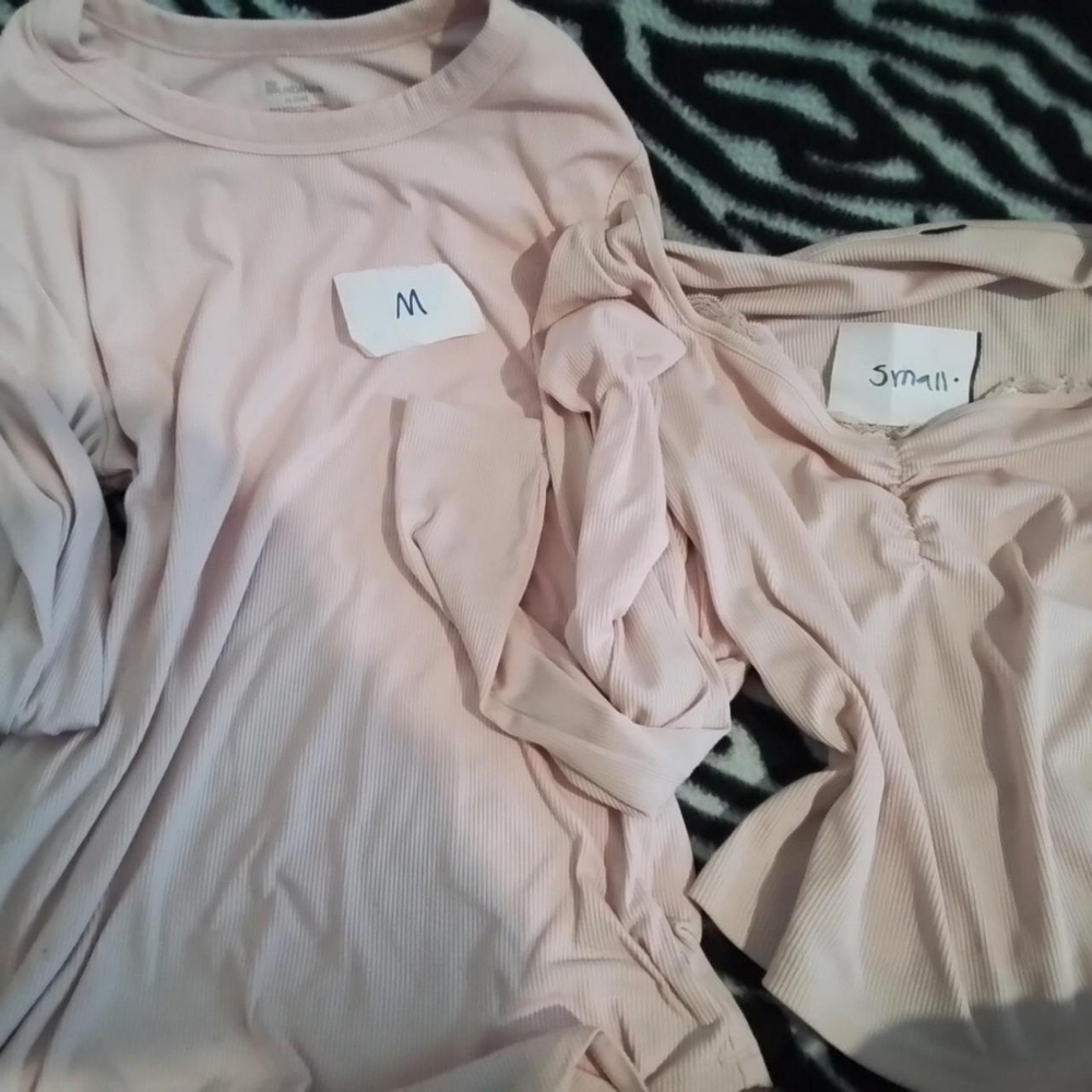 Baby Pink casual pink top and a lace crop top in different sizes bundle! 💕